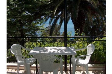 Grecia Privát Lygia, Exteriorul